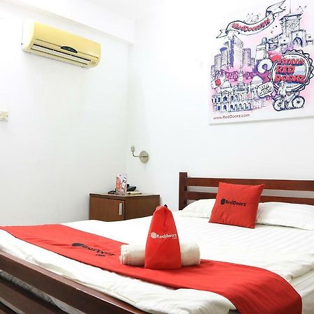 Reddoorz Near Gia Dinh International Hospital Hotel Хошимин Екстериор снимка