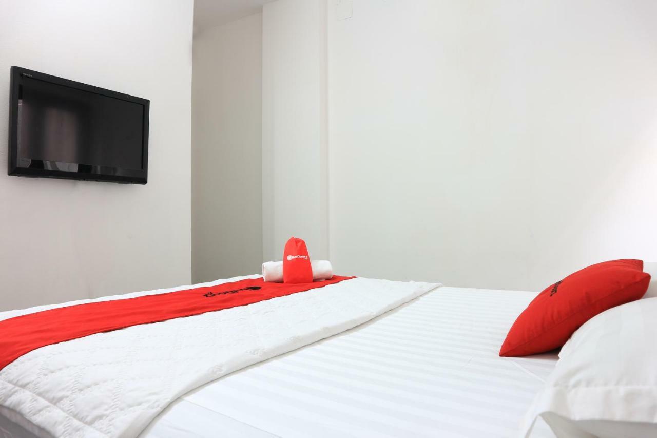 Reddoorz Near Gia Dinh International Hospital Hotel Хошимин Екстериор снимка