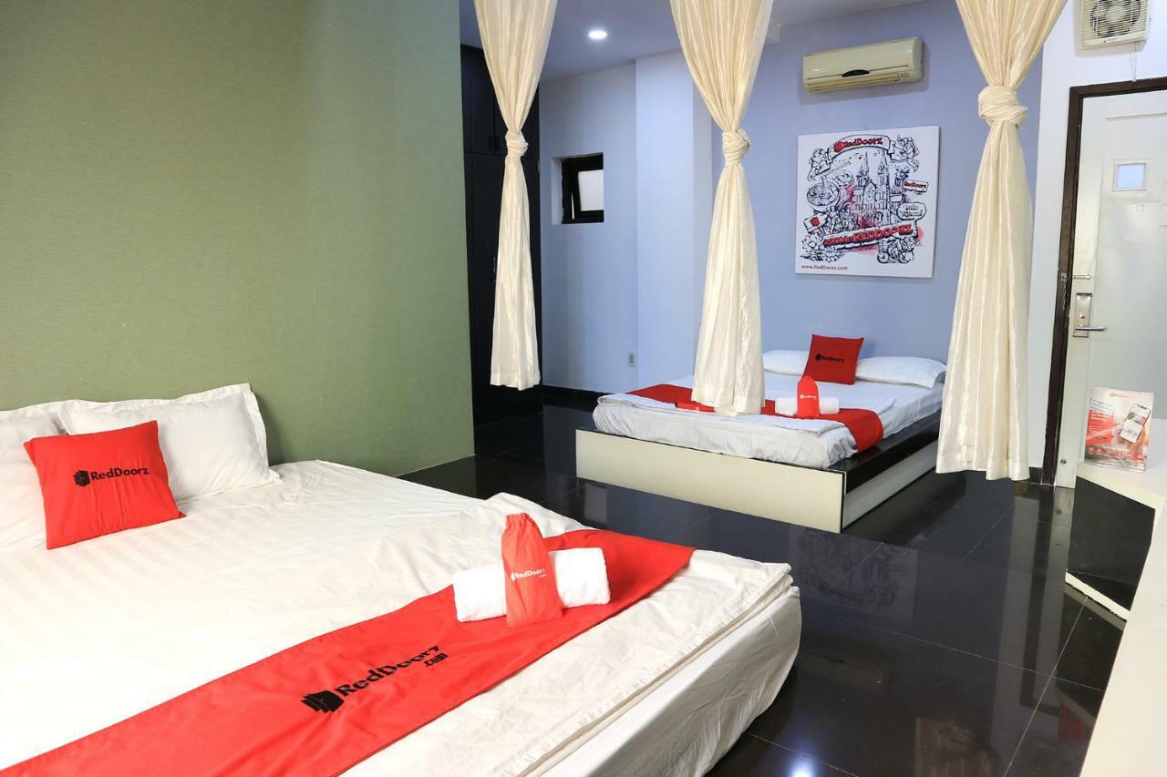 Reddoorz Near Gia Dinh International Hospital Hotel Хошимин Екстериор снимка